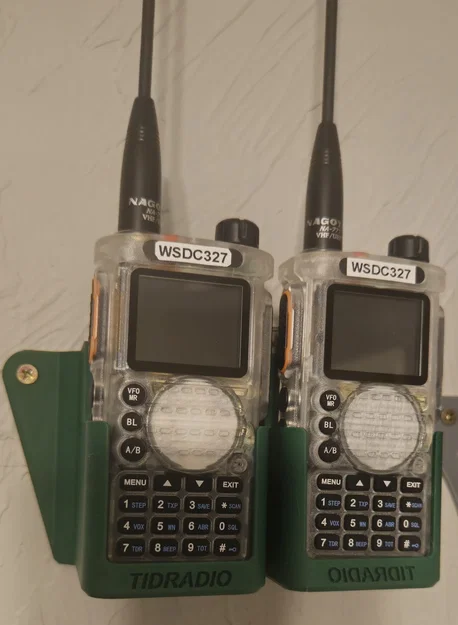 Giá treo tường Tidradio TD-H8 kèm ngăn cất pin dự phòng phía sau - Image 1