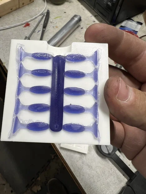 Khuôn in 3D đúc mồi giả câu cá trên băng (Mini Swimbait Mold) - Image 5