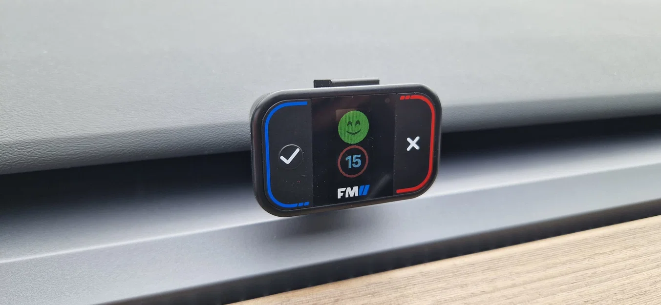 Giá đỡ Flitsmeister 2 cho khe gió Tesla Model 3 và Model Y - Image 1