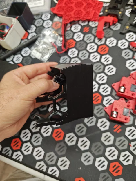 Ngàm gắn màn hình BTT Pi TFT43 cho Voron Clicky Clack Door - Image 1
