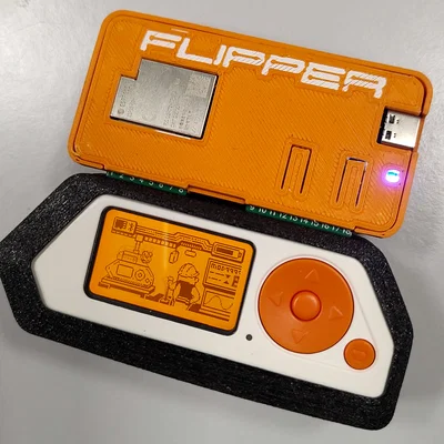 Bo mạch Flipper Zero Wi‑Fi dev board có nhãn “Flipper”