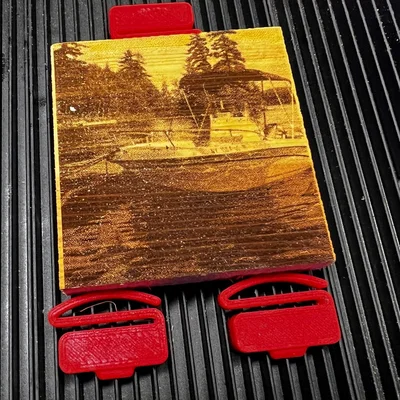 Kẹp cố định gỗ/giấy lên bàn laser Snapmaker