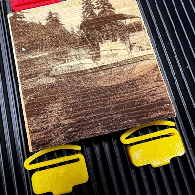 Kẹp cố định gỗ/giấy lên bàn laser Snapmaker