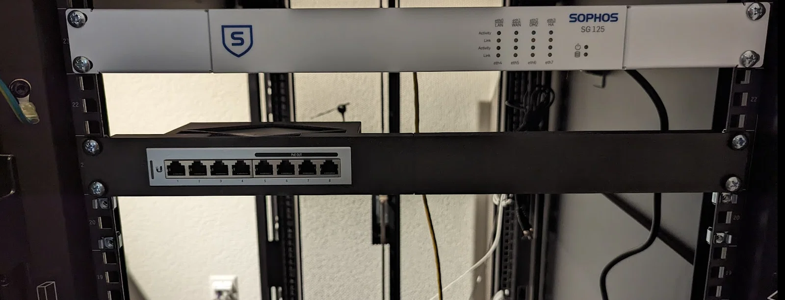 Ngàm rack 19" cho Unifi Switch 8 Port / US-8-60W - Image 1