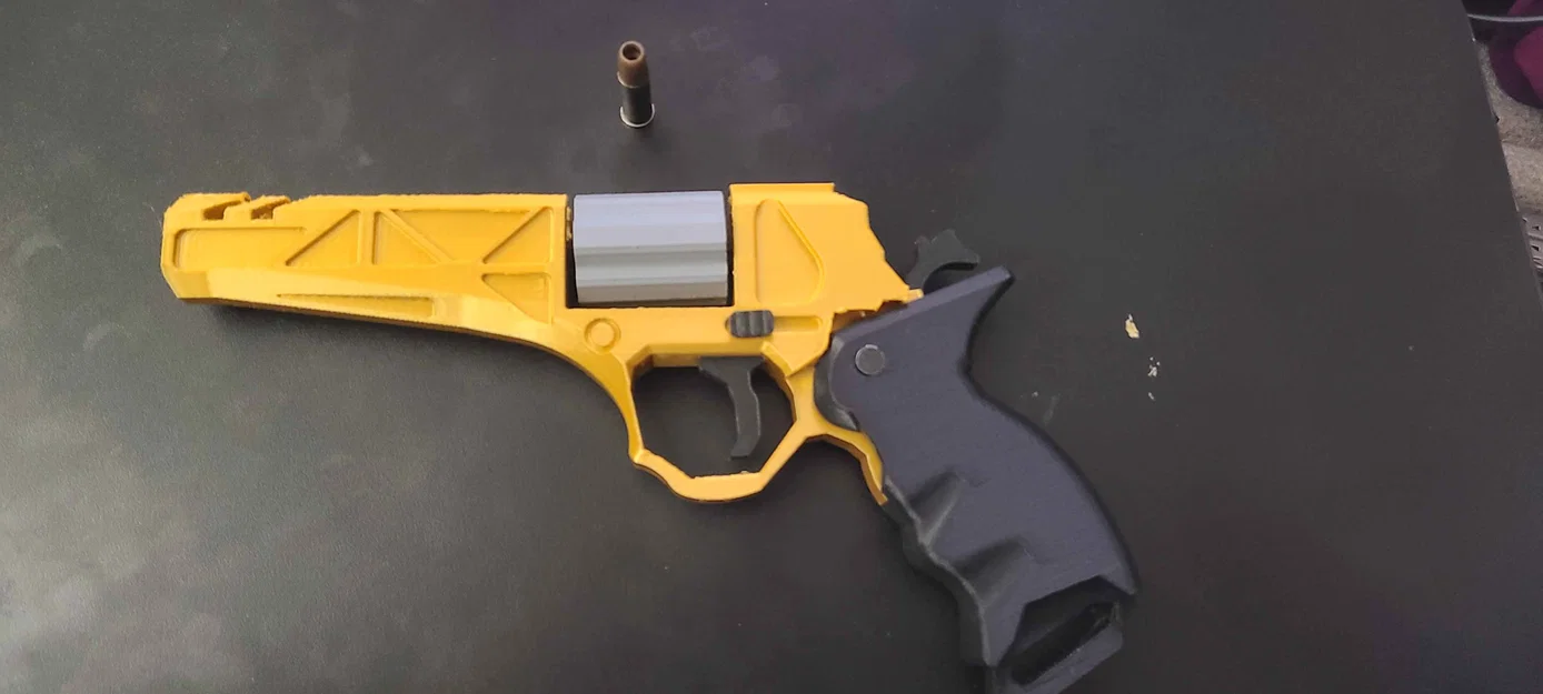 Mô hình Combat Revolver in 3D - Đạo cụ Cosplay độc đáo - Image 1