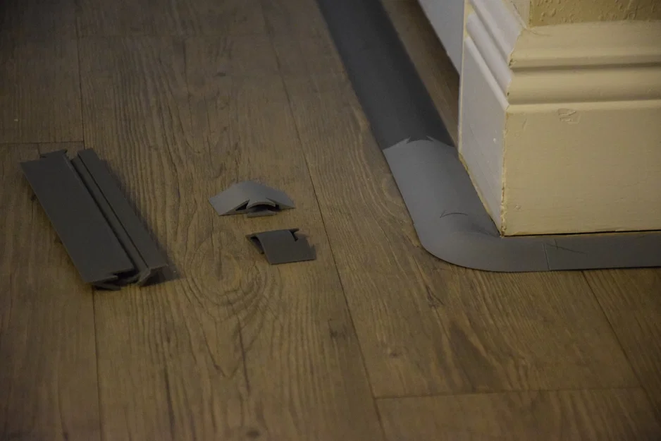 Rãnh Dẫn Dây Modular Dùng Cho Sàn (Modular Floor Cable Channels) - Image 1