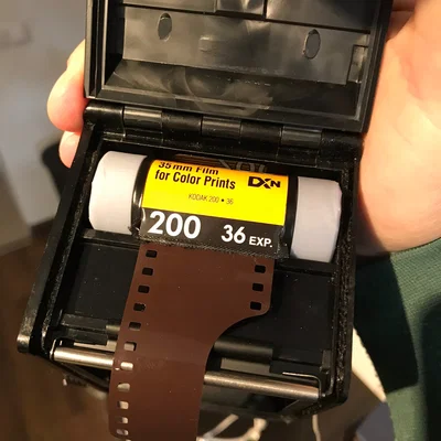 Bộ adapter phim 35mm cho máy ảnh Medium Format (Sprocket Shots)