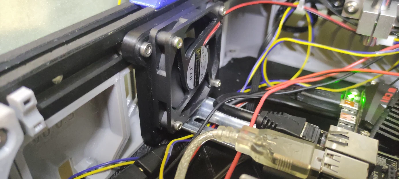 Giá đỡ quạt 60mm cho hệ thống Mercury One ZeroG (DIN-Drop Bracket) - Image 1