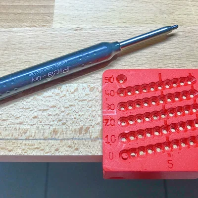 Thước gỗ/đồ cữ (Messlehre) để kẻ đường theo mép (Wood Ruler / Gauge)