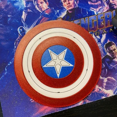 Lót ly/Kệ action figure Khiên Captain America (phiên bản Endgame)