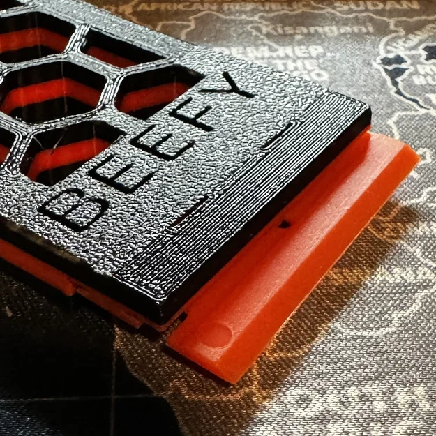 Beefy Bed Scraper – Dao cạo mặt bàn in siêu cứng cho lưỡi nhựa - Image 2