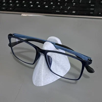 Giá đỡ kính (Glasses Stand) tối giản để bàn