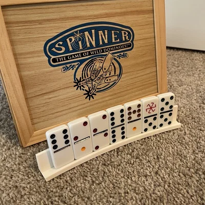 Khay Đỡ Domino Cong (Domino Stand) Tiện Dụng Cho Mọi Bàn Chơi