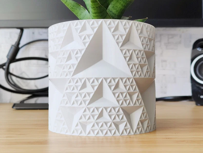 Chậu cây fractal tam giác bất tận – thiết kế vase mode - Image 1