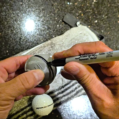 Dụng Cụ Kẻ Vạch Bóng Golf (Golf Ball Line Marker)