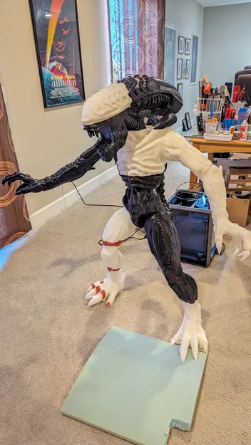 Alien Xenomorph đứng (Aliens xenomorph standing) - Image 2