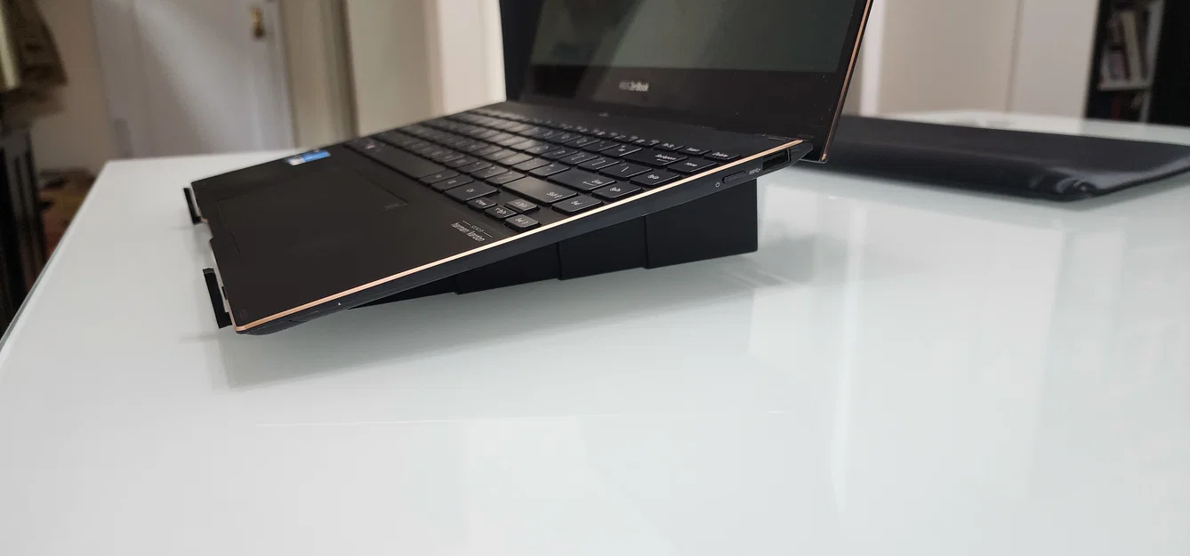 Kệ đỡ laptop telescoping (in print-in-place) - Image 1