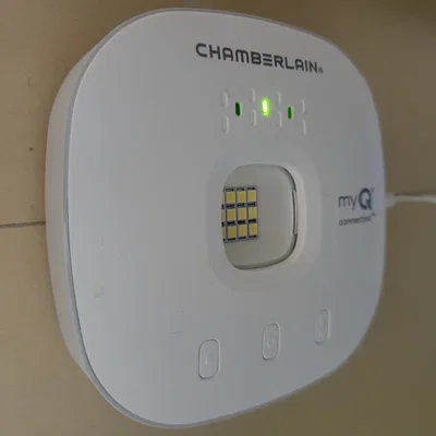 Đế gắn tường thay thế cho thiết bị Chamberlain MyQ Smart Garage