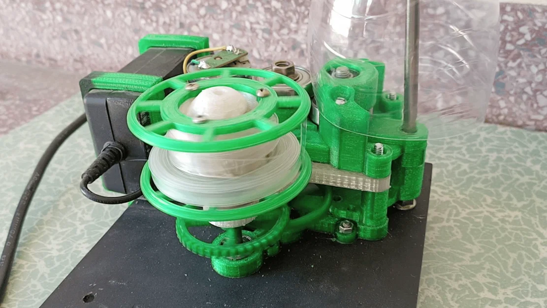 Máy cắt chai nhựa PET tự cuốn dây thông minh - Tái chế hiệu quả - Image 1