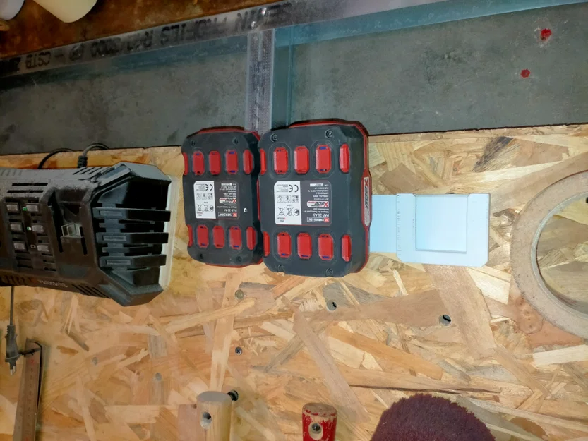 Giá treo 3 pin Parkside X20V Team cho bảng Pegboard - Image 1
