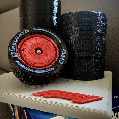 Giá đựng bút hình lốp F1 (F1 Tyre Pencil Holder)