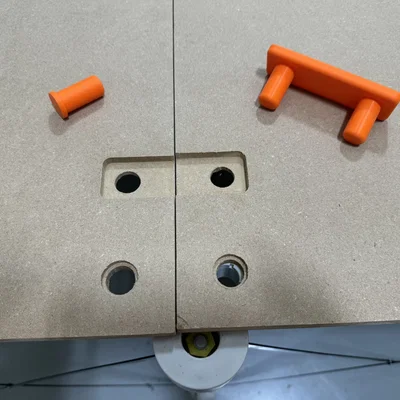 Mặt bàn Bora Centipede với Hold Down Dogs và Sheet Connectors (in 3D)