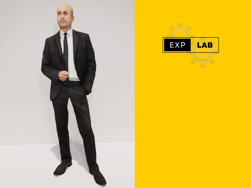 Mô hình người đàn ông mặc vest (Man in suit 2) cho sa bàn kiến trúc - Image 1