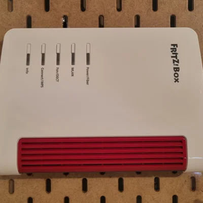 Ngàm gắn SKADIS cho AVM FRITZ!Box