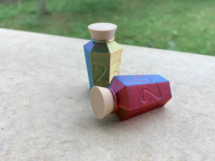 Xúc xắc 6 mặt hình chai thuốc Potion Dice in 3D độc đáo - Image 1