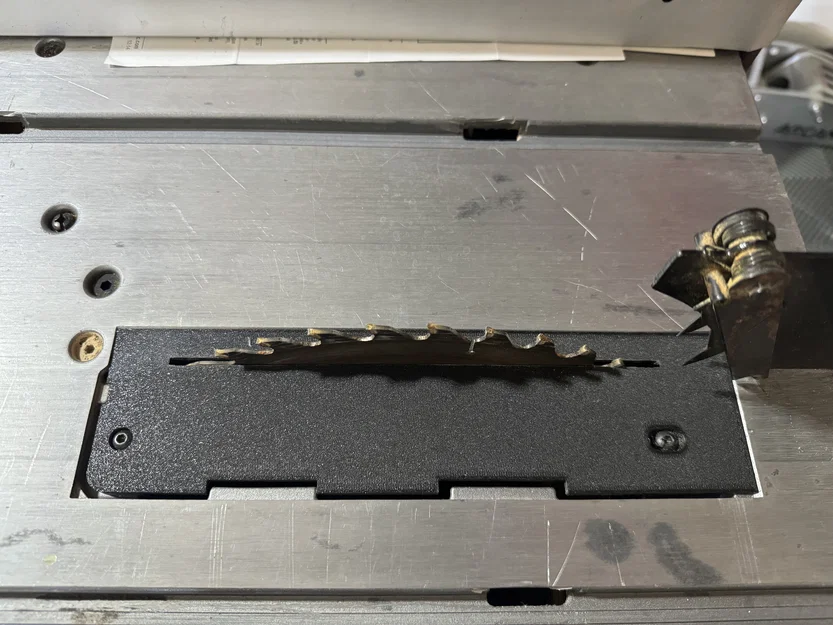 Miếng zero clearance insert cho Craftsman 137 table saw - Image 1