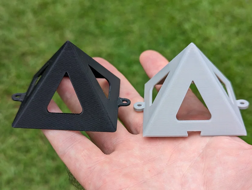 Kim tự tháp đỡ đồ sơn (Paint pyramid) - Bản Remix - Image 2