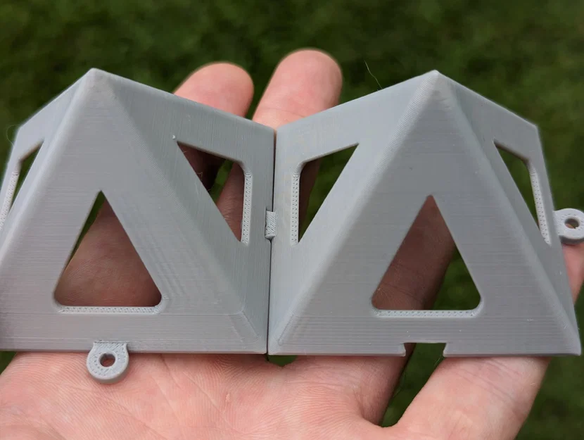 Kim tự tháp đỡ đồ sơn (Paint pyramid) - Bản Remix - Image 3