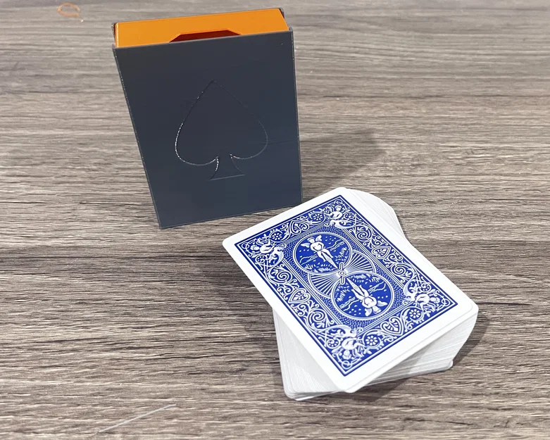 Hộp Đựng Bài Tây (Playing Card Case) Mỏng Gọn - Image 1