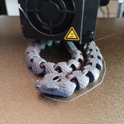 Rắn lục lạc fidget dạng khớp (Articulating) – Rattlesnake v3