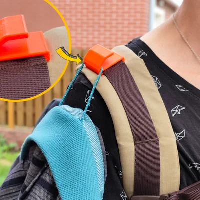 StayPut Backpack Hook – Móc gài balo chống tuột đồ