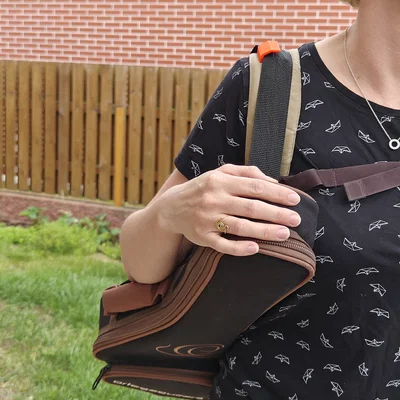 StayPut Backpack Hook – Móc gài balo chống tuột đồ