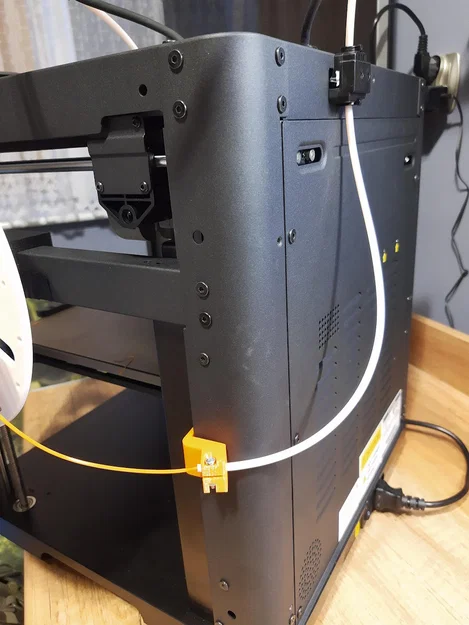 Flashforge Adventurer 5M - Kẹp hông ống PTFE - Image 1