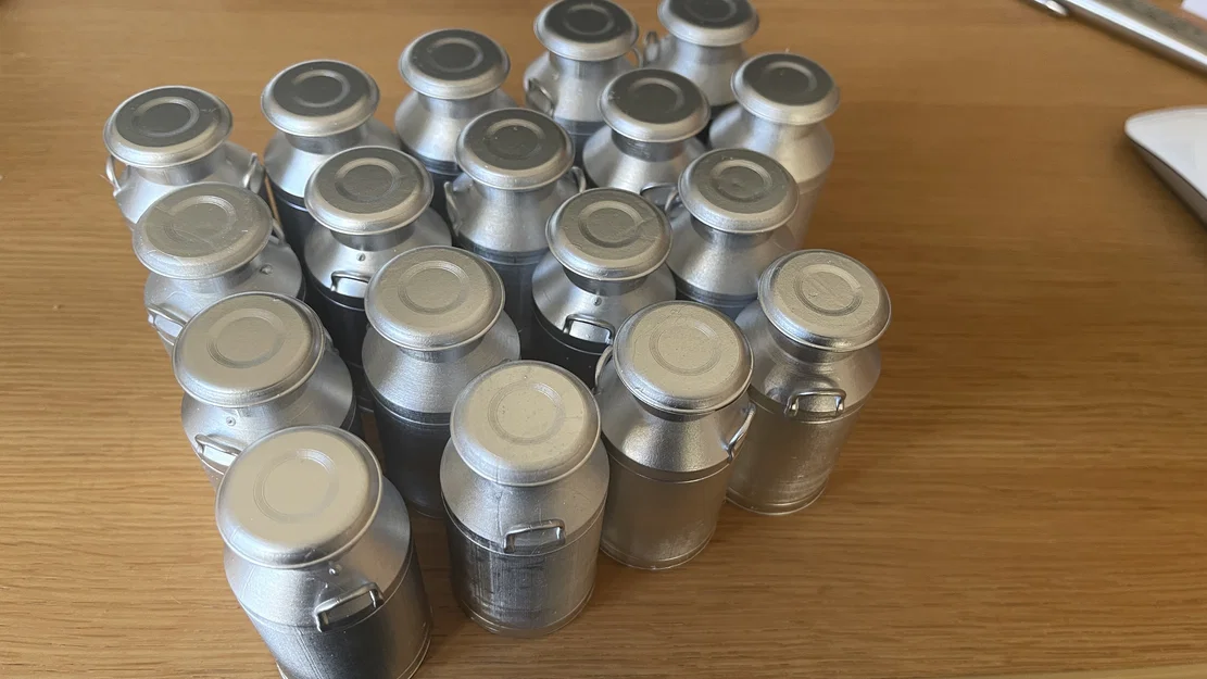Mô hình thùng sữa cổ điển Scale Milk Churn cho xe tải mô hình - Image 1