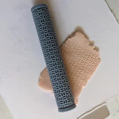 Cây Lăn Texture - Họa Tiết Kim Loại Đan Chéo Kép