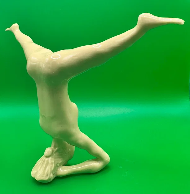 Mô hình phụ nữ tập Yoga tư thế trồng chuối (Headstand Figure) 3D - Image 1