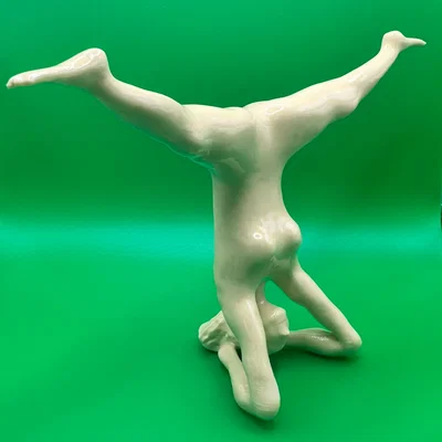 Mô hình phụ nữ tập Yoga tư thế trồng chuối (Headstand Figure) 3D