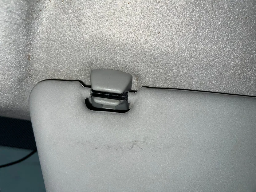 Sửa gãy chụp/giá đỡ sunvisor Ford Focus - Image 1