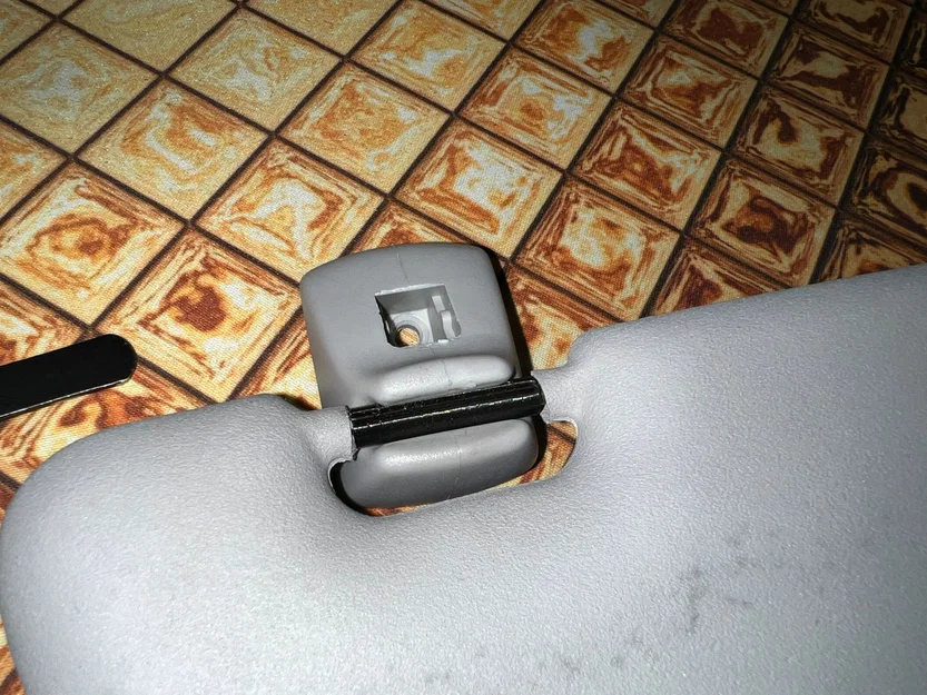 Sửa gãy chụp/giá đỡ sunvisor Ford Focus - Image 2