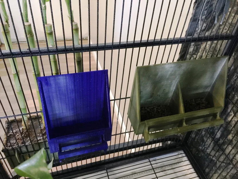 Máng ăn cho thú nhỏ (Animal Feeder) chống đổ, không vương vãi - Image 1