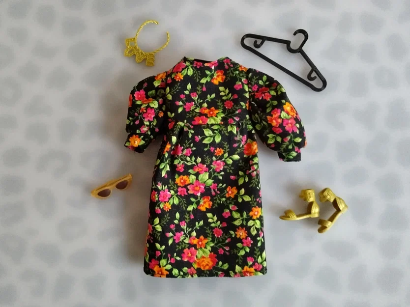 Móc Áo Spruttig Cỡ Búp Bê (Tỉ lệ 1:6) - Image 1