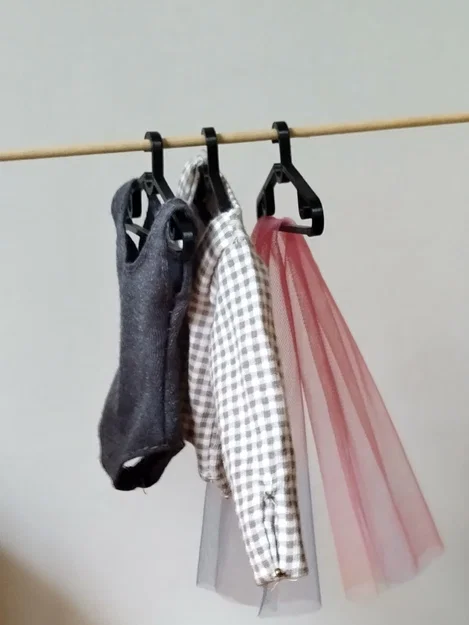 Móc Áo Spruttig Cỡ Búp Bê (Tỉ lệ 1:6) - Image 4