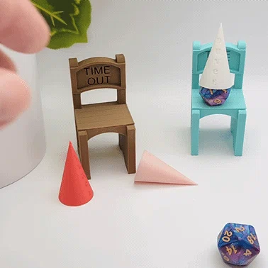 Ghế “Time Out” Cho Xúc Xắc Kèm Mũ Dunce Hat
