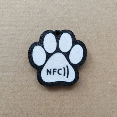 Móc khóa NFC hình bàn chân chó