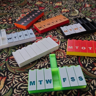 Hộp đựng thuốc (Boxes for pills) in nguyên khối