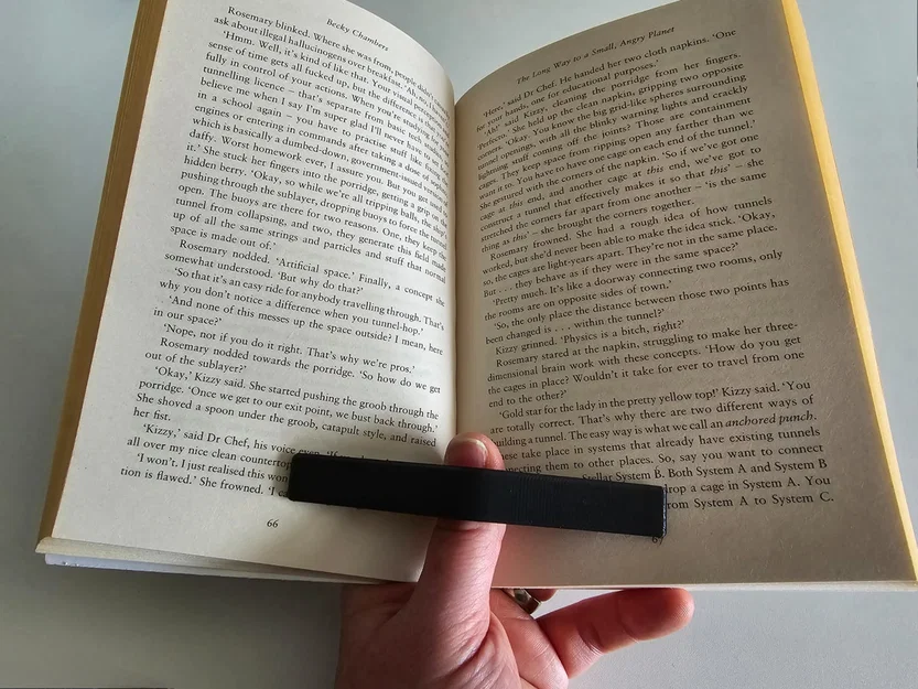 Page Holder In 3D – Cầm Sách Đọc Cực Sướng Cho Người Mê Đọc - Image 1